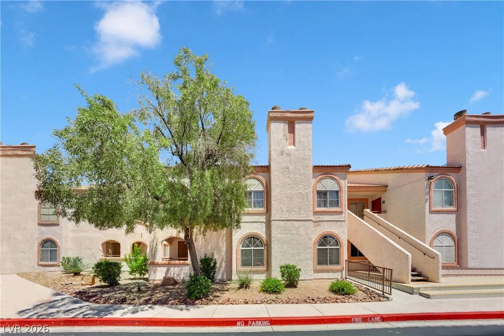 7570 Flamingo, Las Vegas, NV 89147