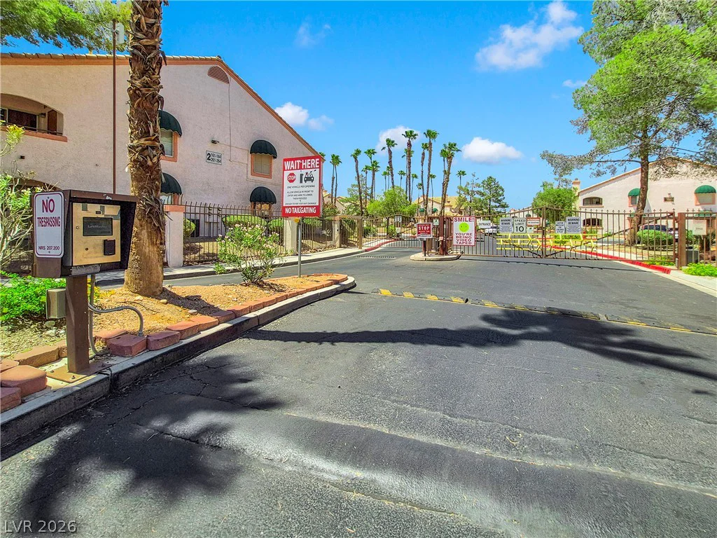 7570 Flamingo, Las Vegas, NV 89147