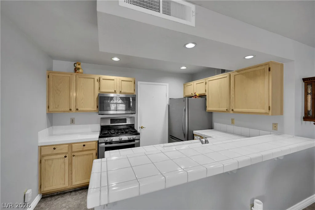 7570 Flamingo, Las Vegas, NV 89147