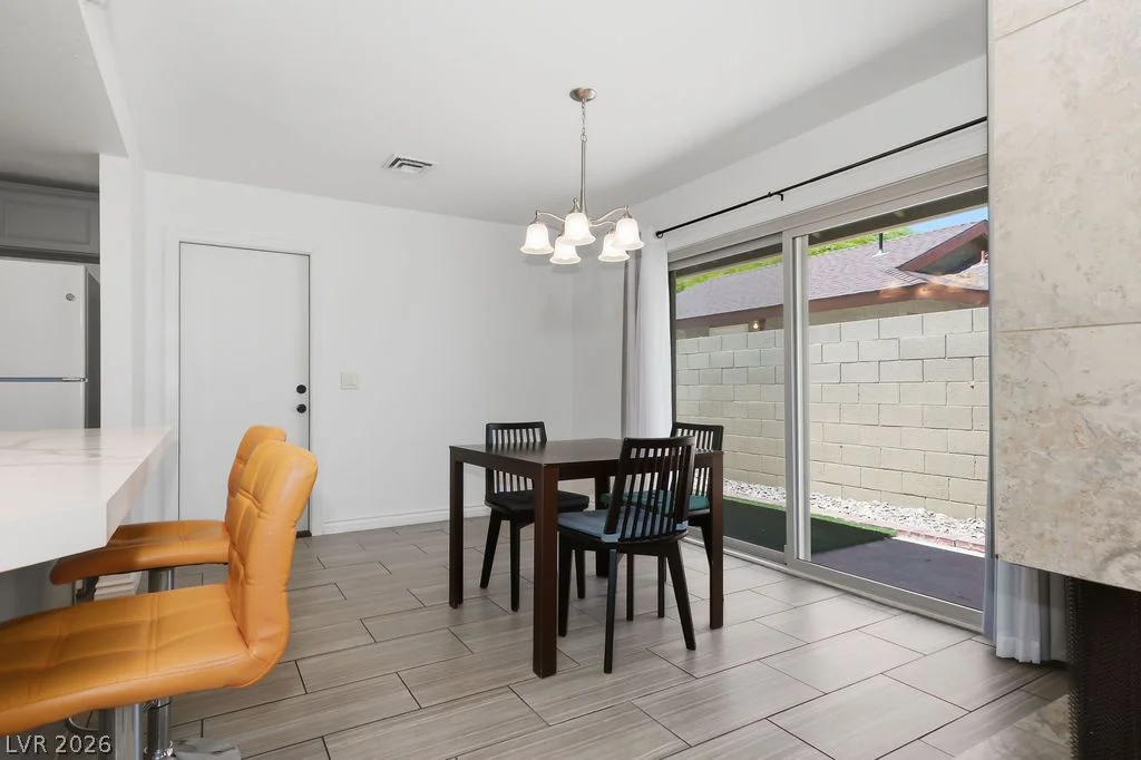 924 Niblick, Las Vegas, NV 89108