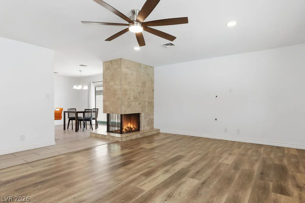 924 Niblick, Las Vegas, NV 89108
