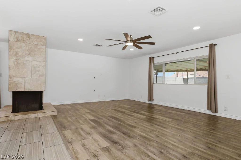 924 Niblick, Las Vegas, NV 89108