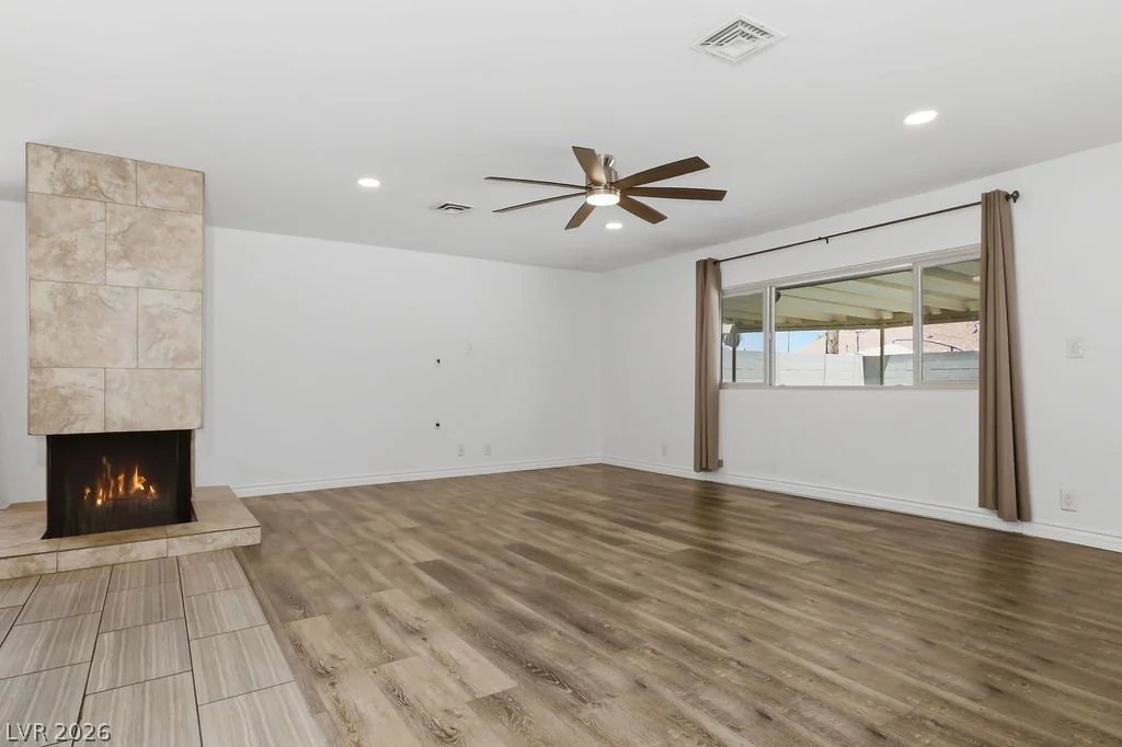 924 Niblick, Las Vegas, NV 89108