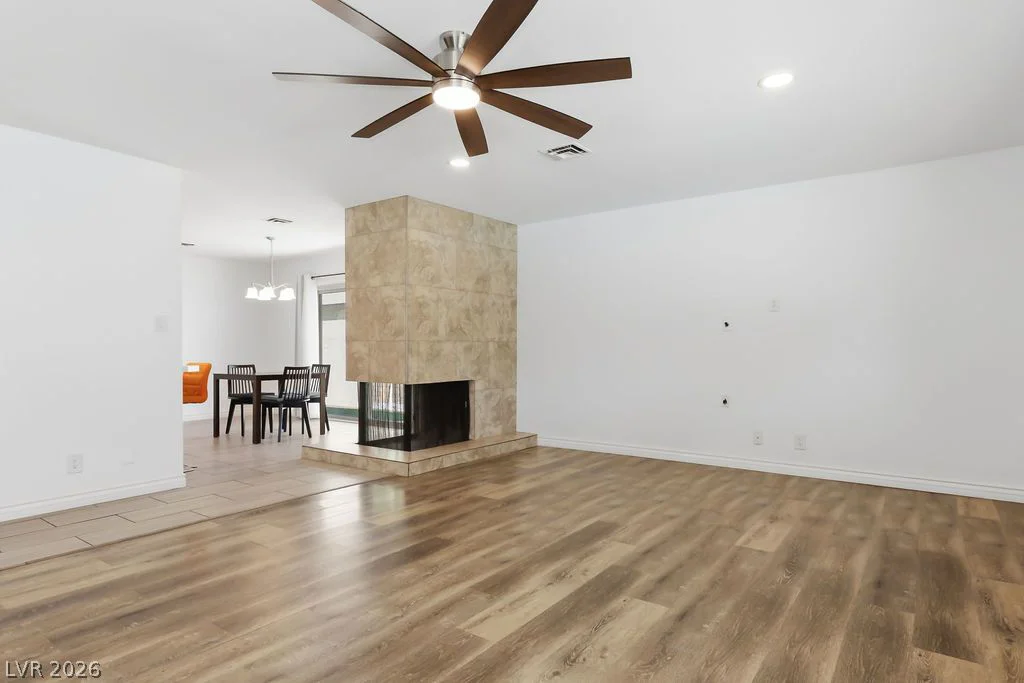 924 Niblick, Las Vegas, NV 89108