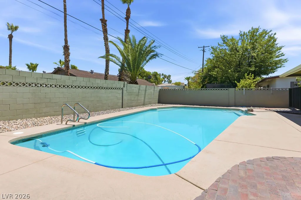 924 Niblick, Las Vegas, NV 89108