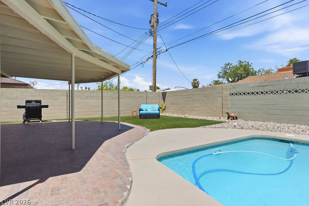 924 Niblick, Las Vegas, NV 89108