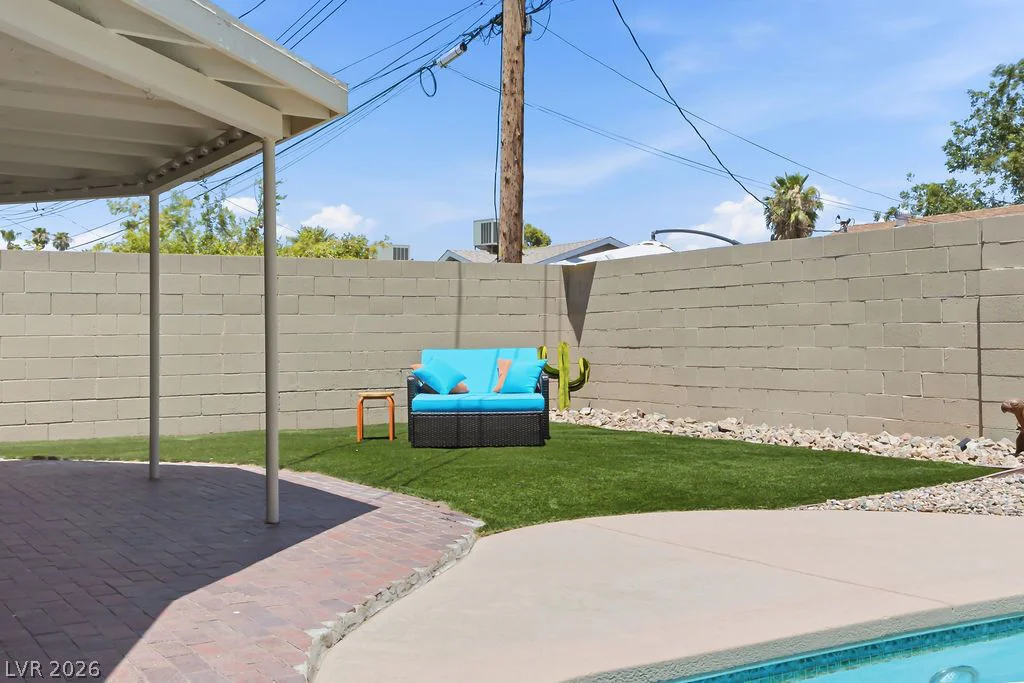924 Niblick, Las Vegas, NV 89108