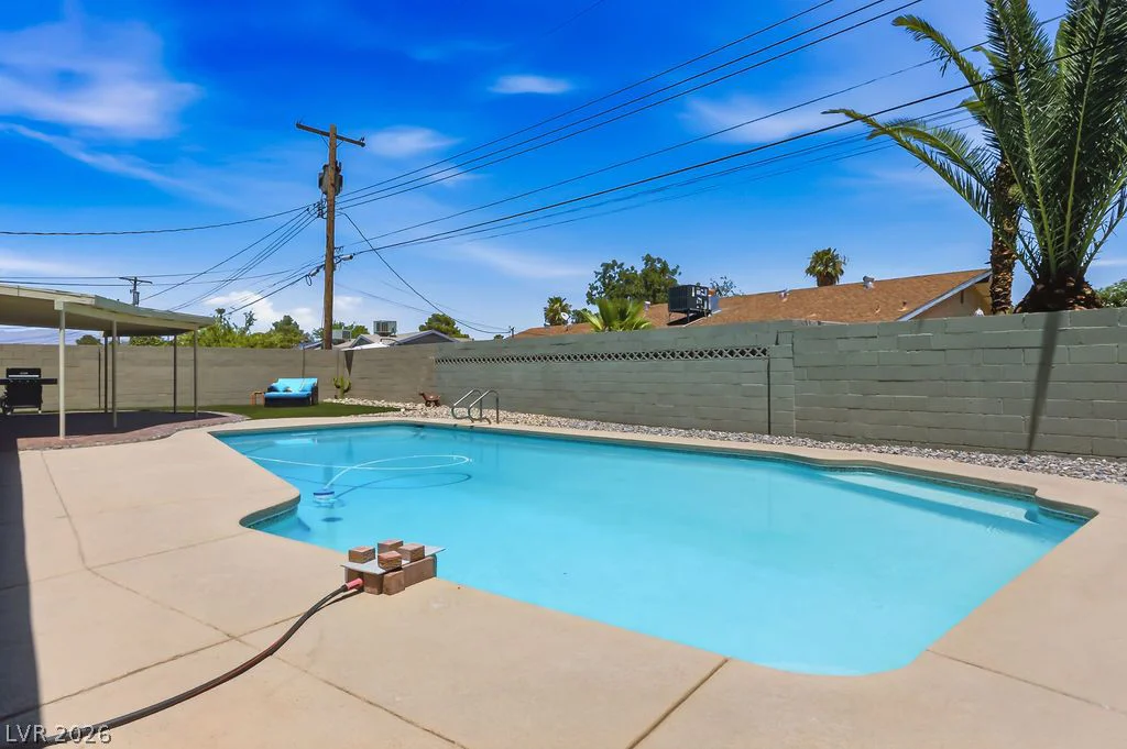924 Niblick, Las Vegas, NV 89108