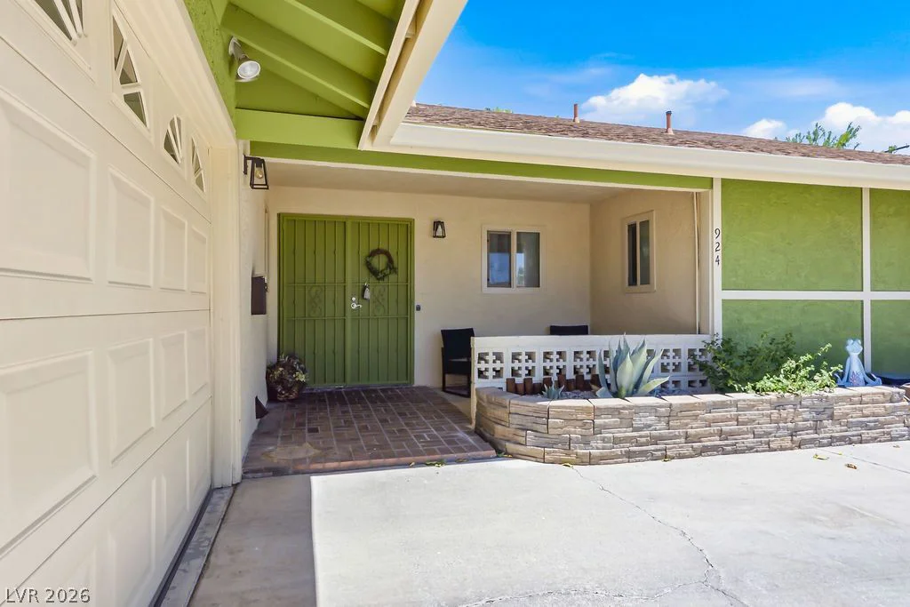 924 Niblick, Las Vegas, NV 89108
