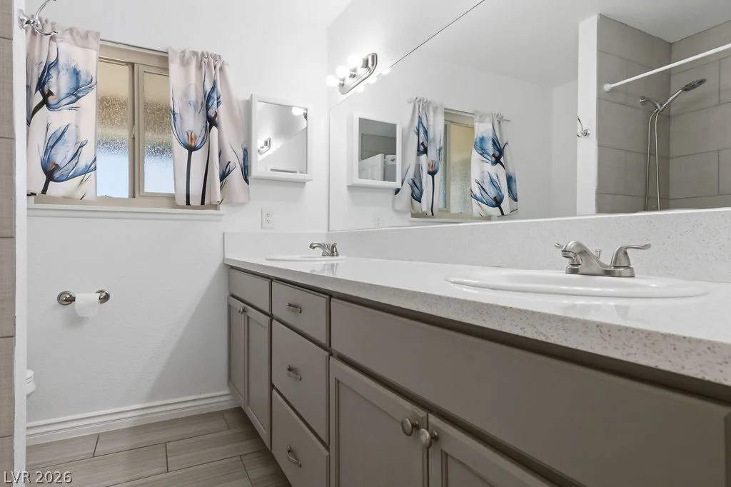 924 Niblick, Las Vegas, NV 89108