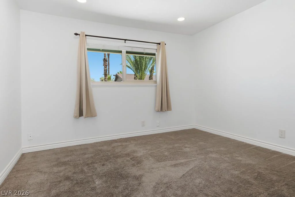 924 Niblick, Las Vegas, NV 89108