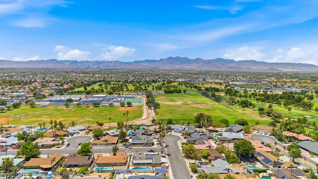 924 Niblick, Las Vegas, NV 89108