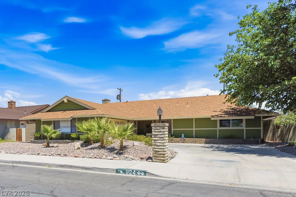 924 Niblick, Las Vegas, NV 89108