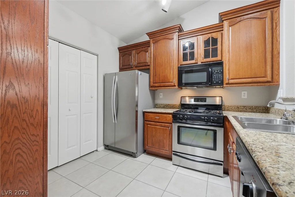 379 Blanca Springs, Henderson, NV 89014