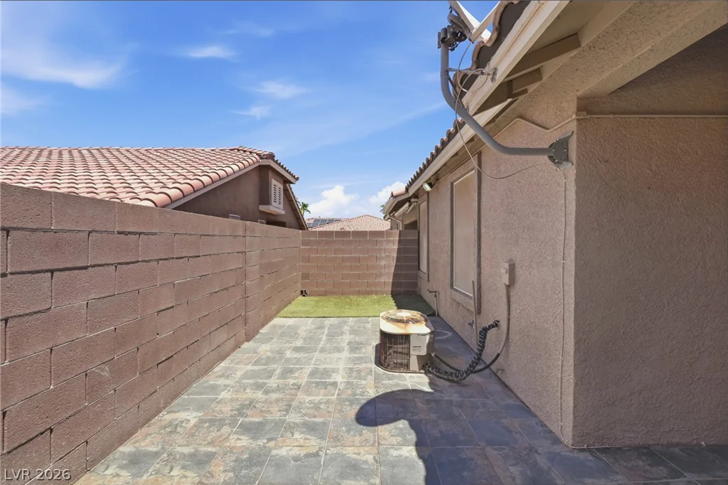 379 Blanca Springs, Henderson, NV 89014