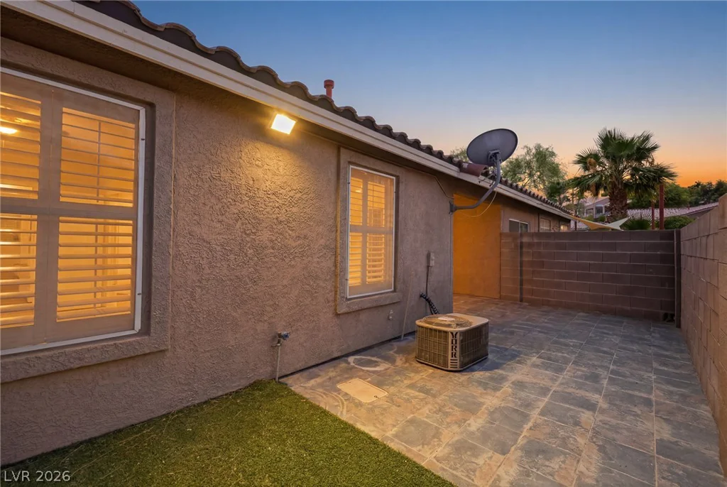 379 Blanca Springs, Henderson, NV 89014