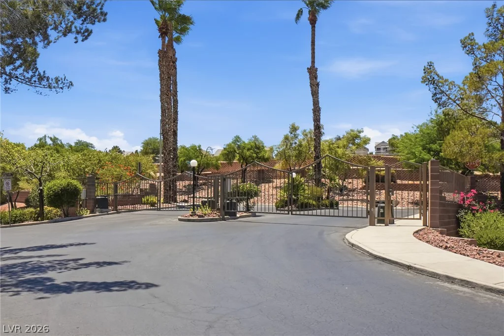 379 Blanca Springs, Henderson, NV 89014