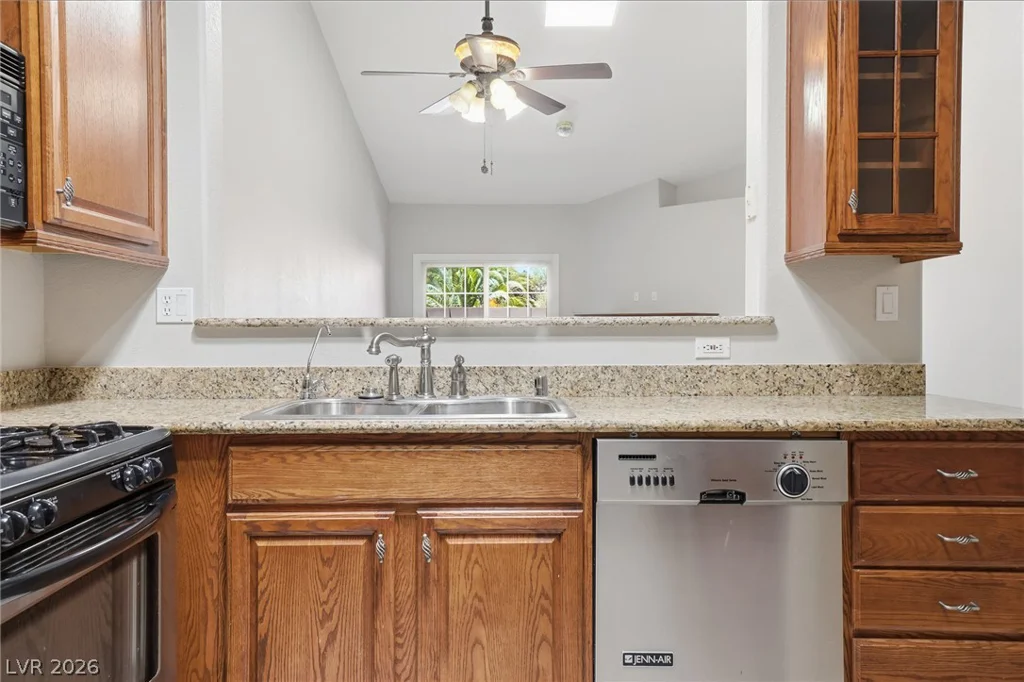 379 Blanca Springs, Henderson, NV 89014