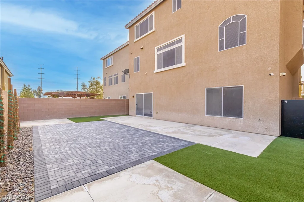 10176 Cascadia Creek, Las Vegas, NV 89141