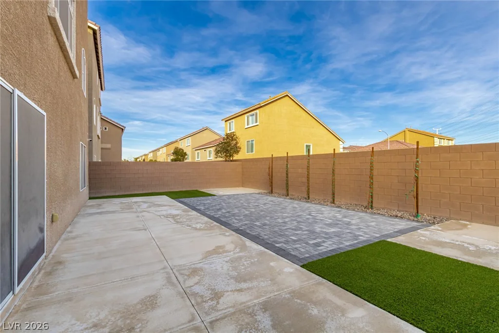 10176 Cascadia Creek, Las Vegas, NV 89141
