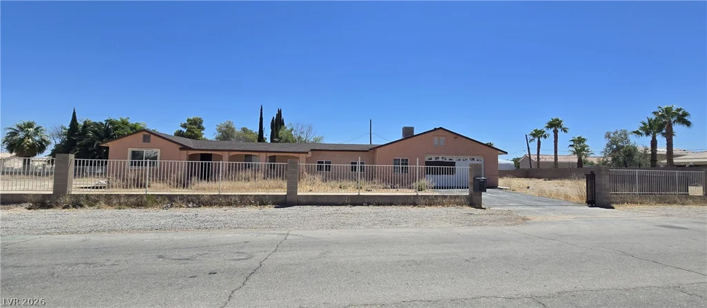 5785 Russell, Las Vegas, NV 89118