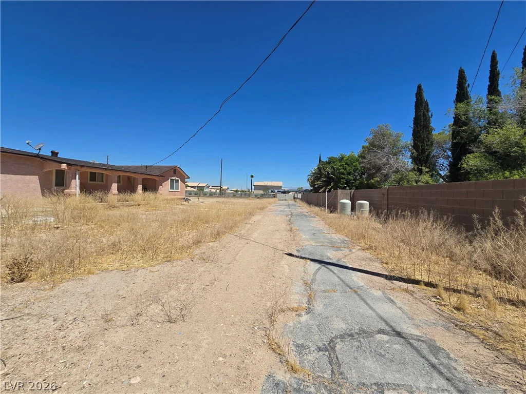 5785 Russell, Las Vegas, NV 89118