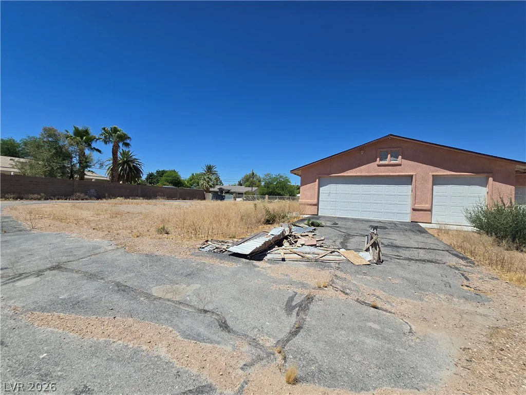 5785 Russell, Las Vegas, NV 89118