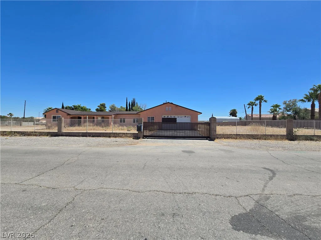 5785 Russell, Las Vegas, NV 89118
