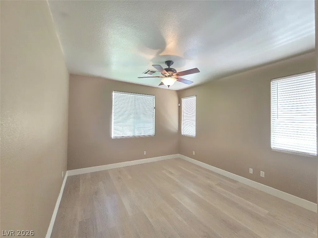 9882 Travis Lake, Las Vegas, NV 89148