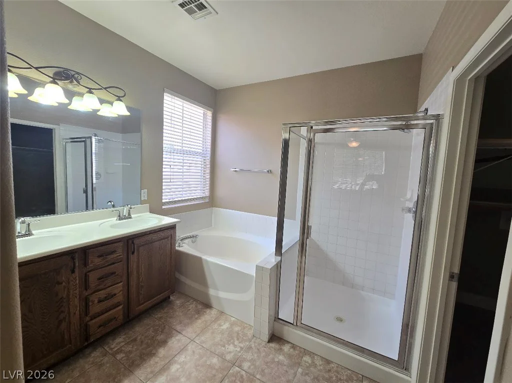 9882 Travis Lake, Las Vegas, NV 89148