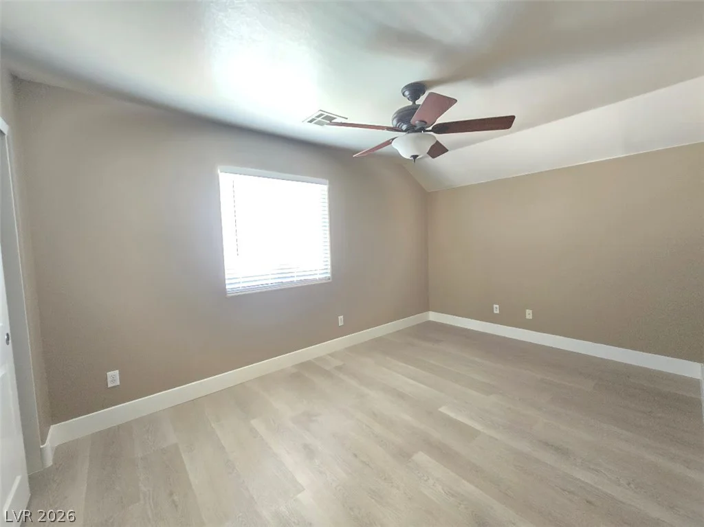 9882 Travis Lake, Las Vegas, NV 89148