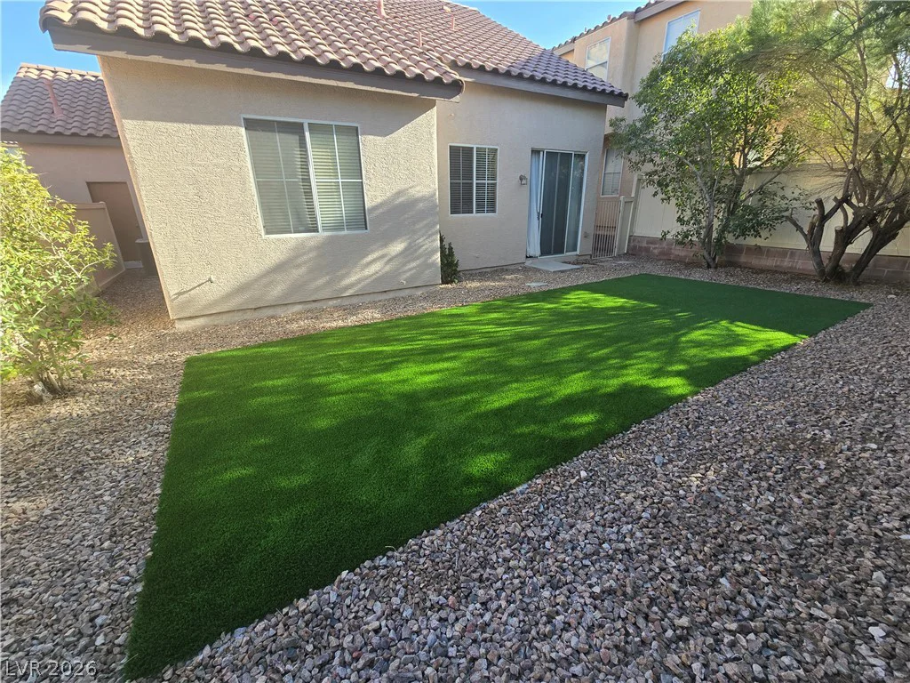 9882 Travis Lake, Las Vegas, NV 89148