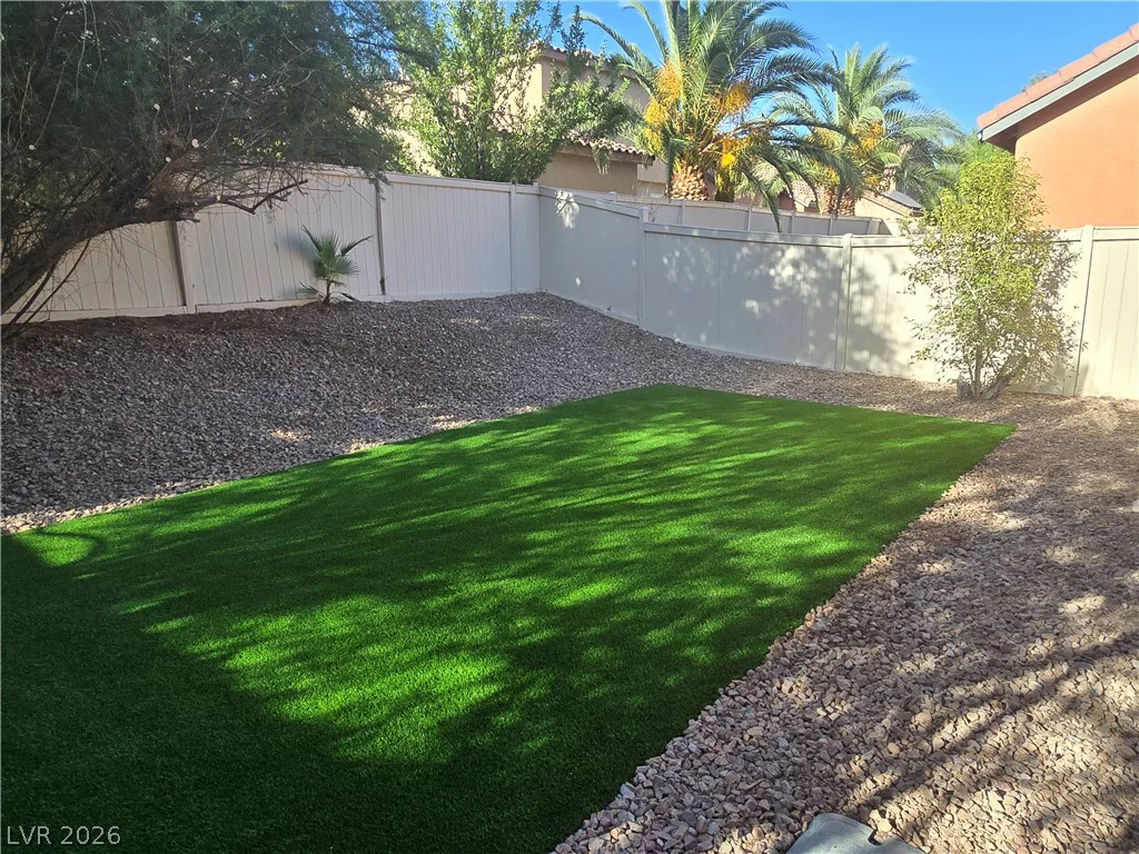 9882 Travis Lake, Las Vegas, NV 89148