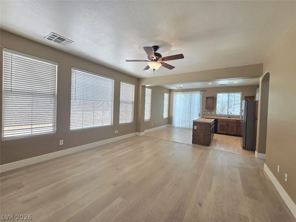9882 Travis Lake, Las Vegas, NV 89148