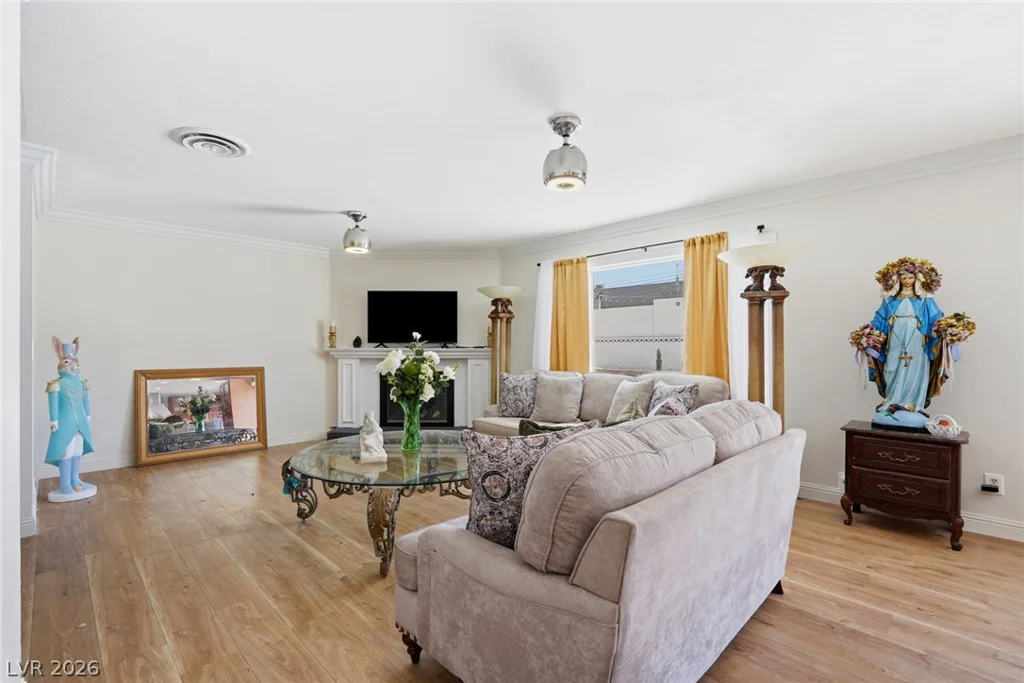 3719 Cherokee, Las Vegas, NV 89121