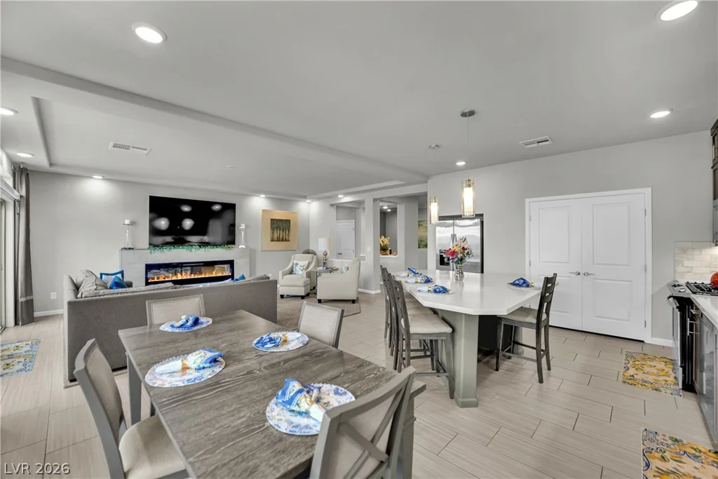 8664 Indigo Spring, Las Vegas, NV 89139