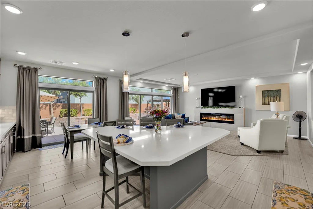 8664 Indigo Spring, Las Vegas, NV 89139