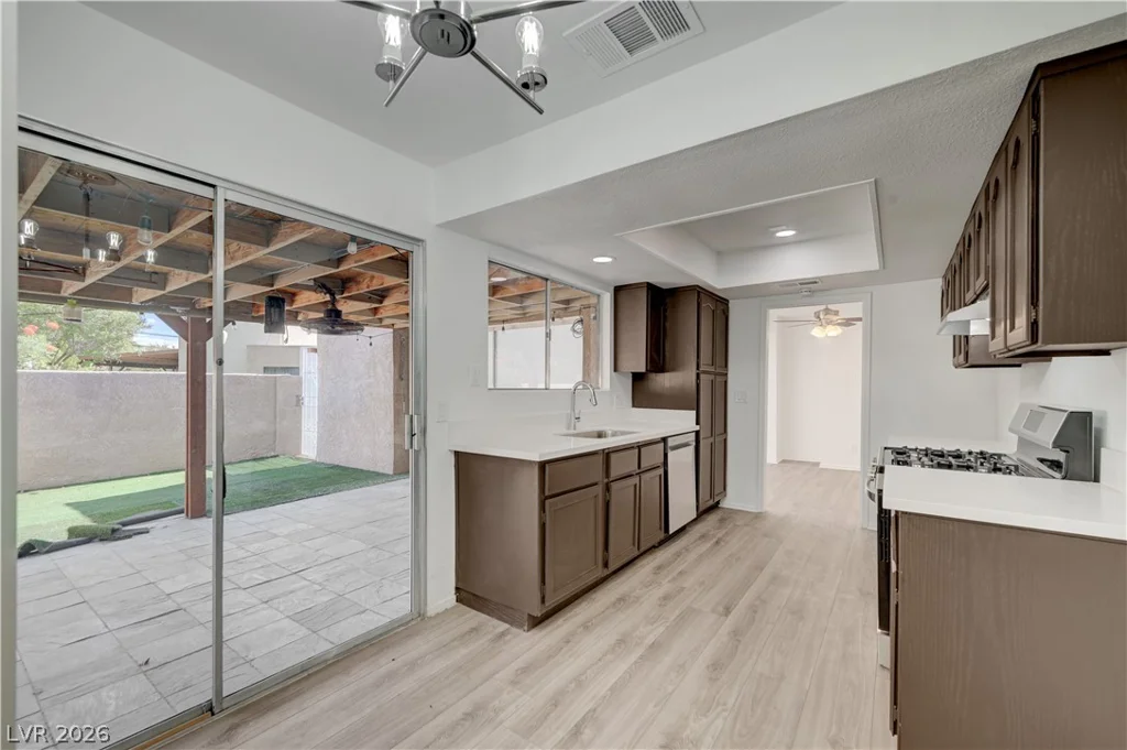 4245 Park, Las Vegas, NV 89110