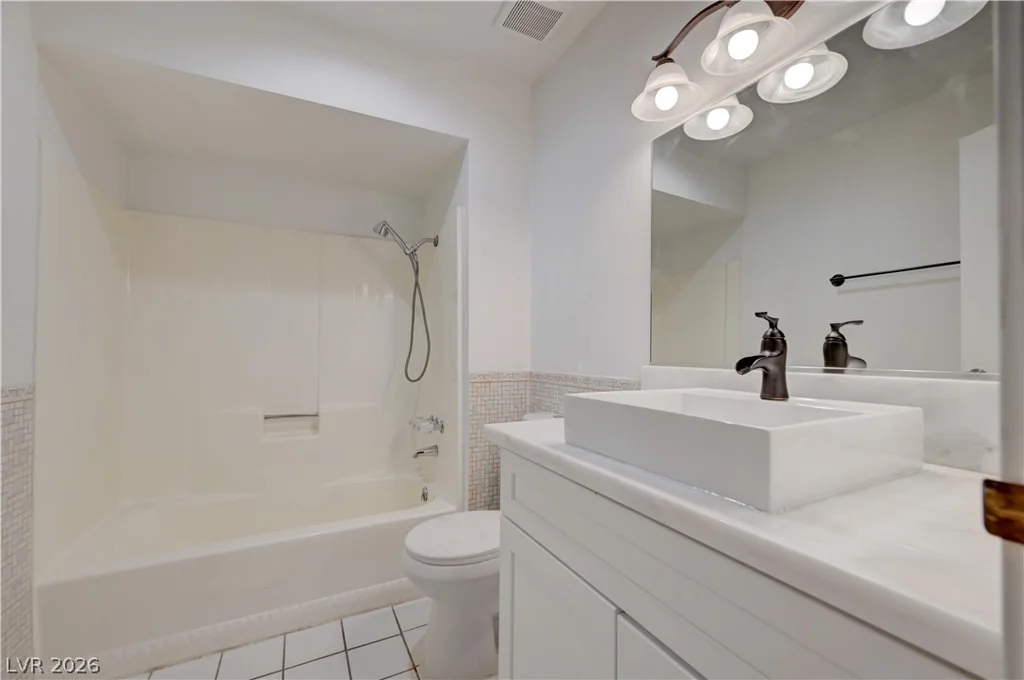 4245 Park, Las Vegas, NV 89110