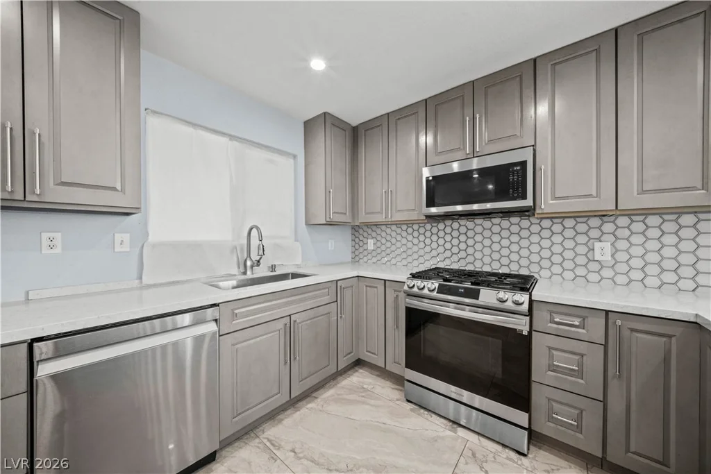 3609 Park Oliver, Las Vegas, NV 89110