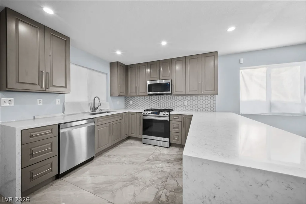 3609 Park Oliver, Las Vegas, NV 89110