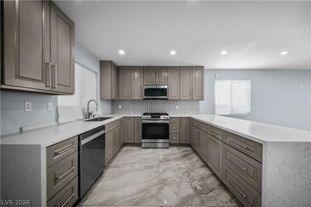 3609 Park Oliver, Las Vegas, NV 89110