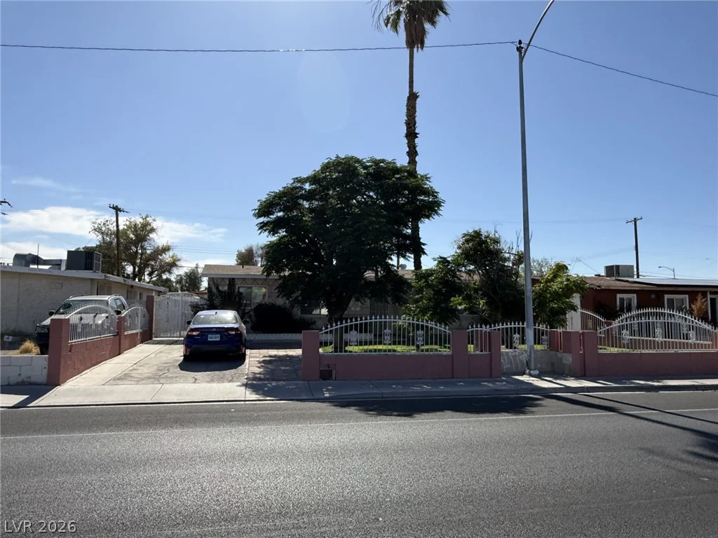 4567 Nellis, Las Vegas, NV 89121