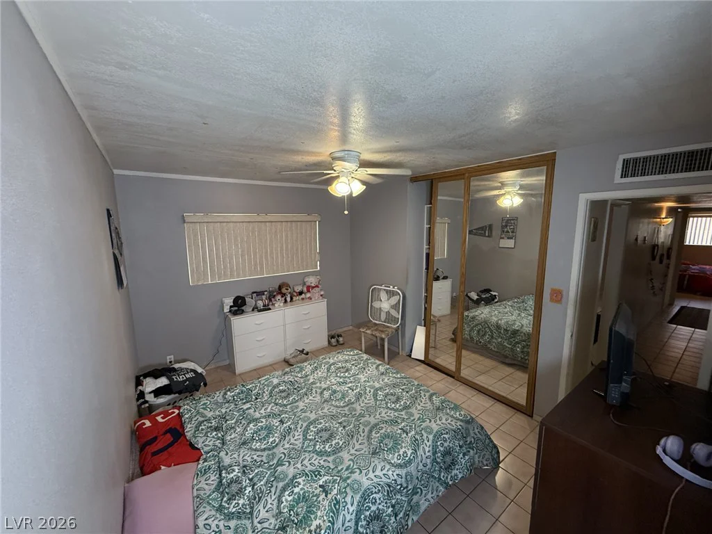 4567 Nellis, Las Vegas, NV 89121