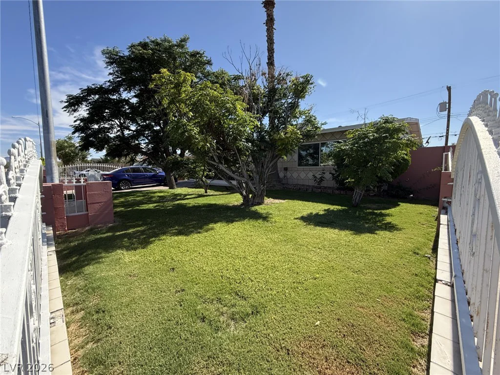 4567 Nellis, Las Vegas, NV 89121