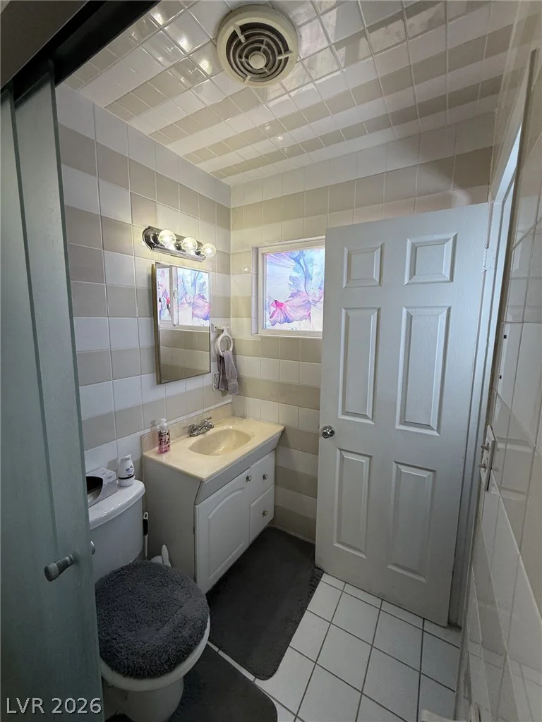 4567 Nellis, Las Vegas, NV 89121