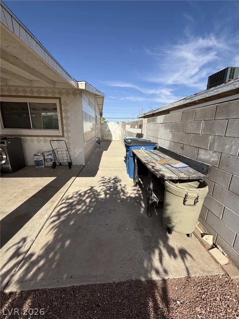 4567 Nellis, Las Vegas, NV 89121