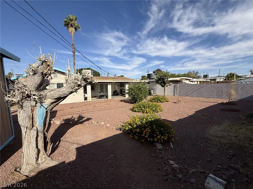 4567 Nellis, Las Vegas, NV 89121