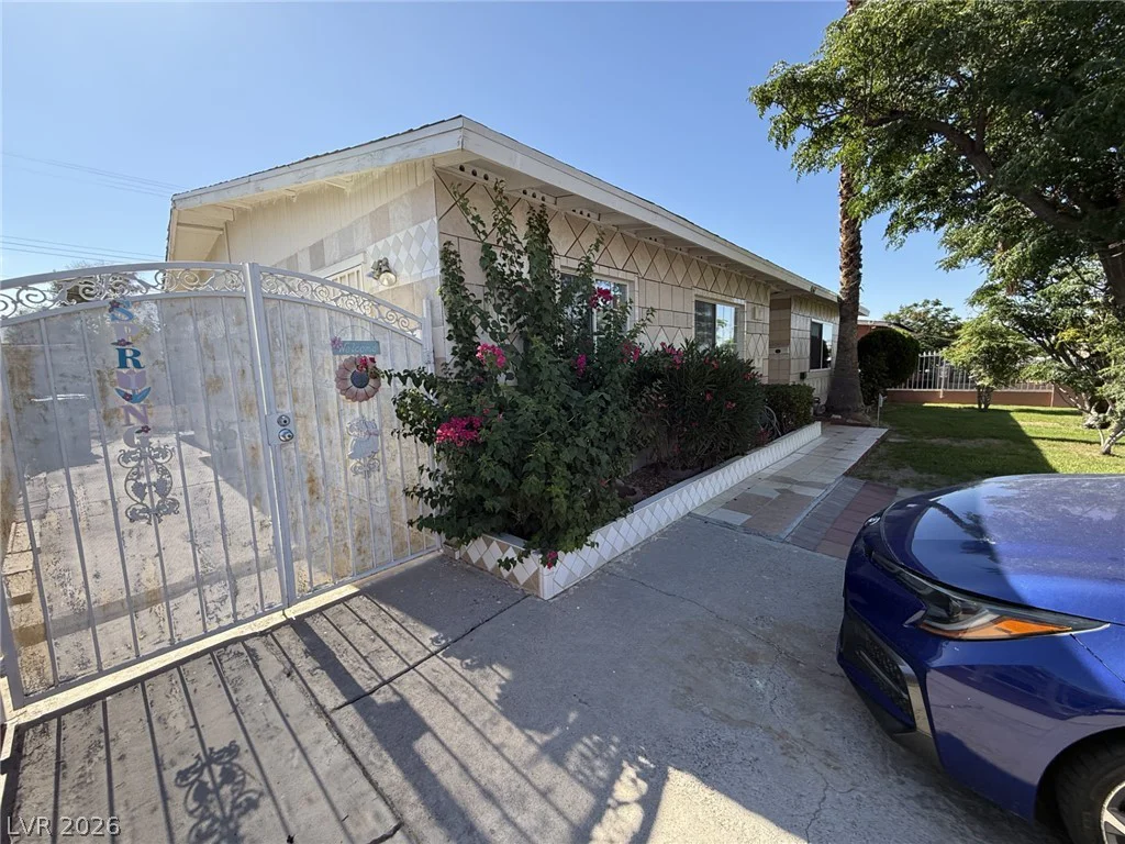 4567 Nellis, Las Vegas, NV 89121