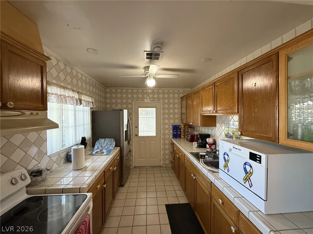 4567 Nellis, Las Vegas, NV 89121